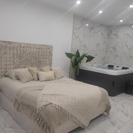 Spa Nessa Saint-Andiol Ngoại thất bức ảnh